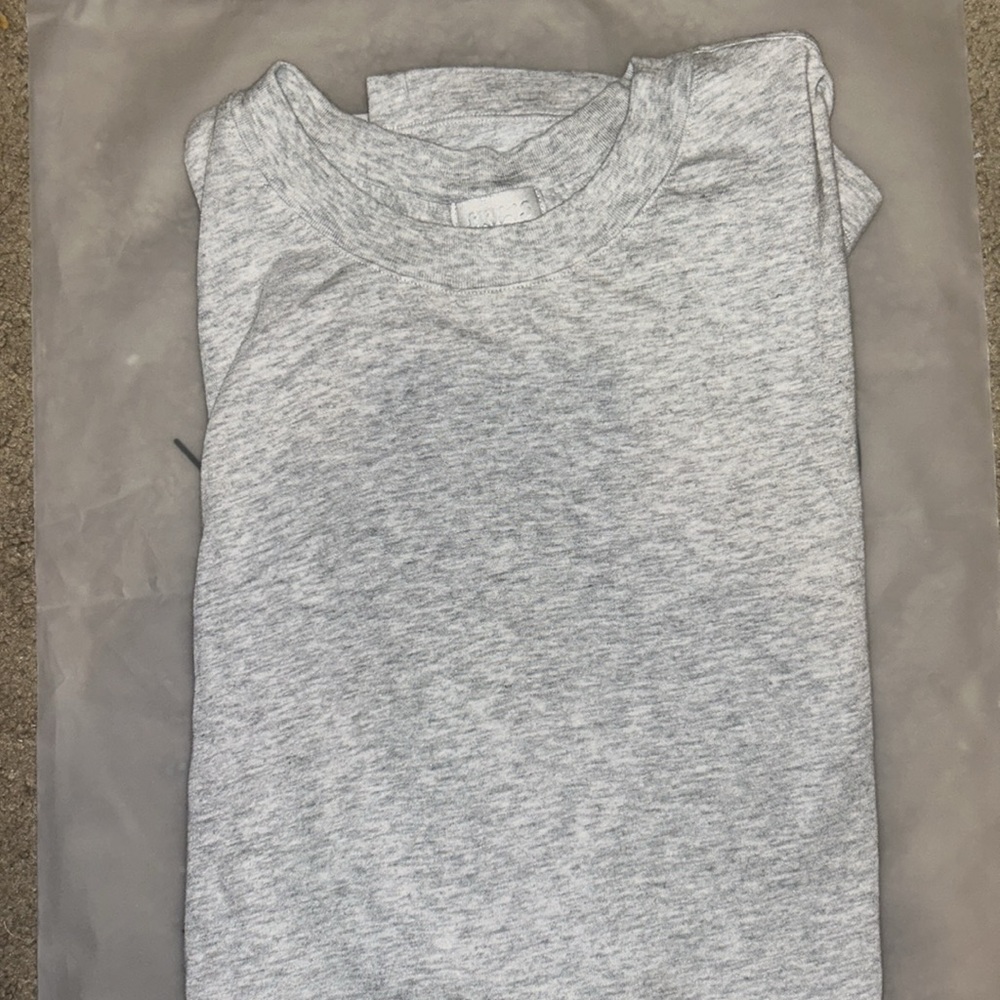 SKIMS Gray Boyfriend Tee L
